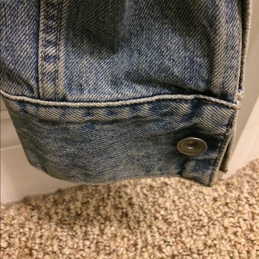 DKNY Jeans Classic Denim Jacket; Medium; Perfect for Fall - Picture 5 of 10